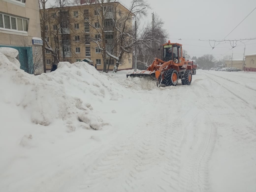 Снегу – бой